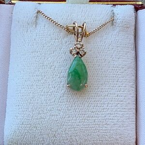 Vintage 14KYG Teardrop Green Jade and 3-Diamond Pendant on 14k Gold 14-16” Chain